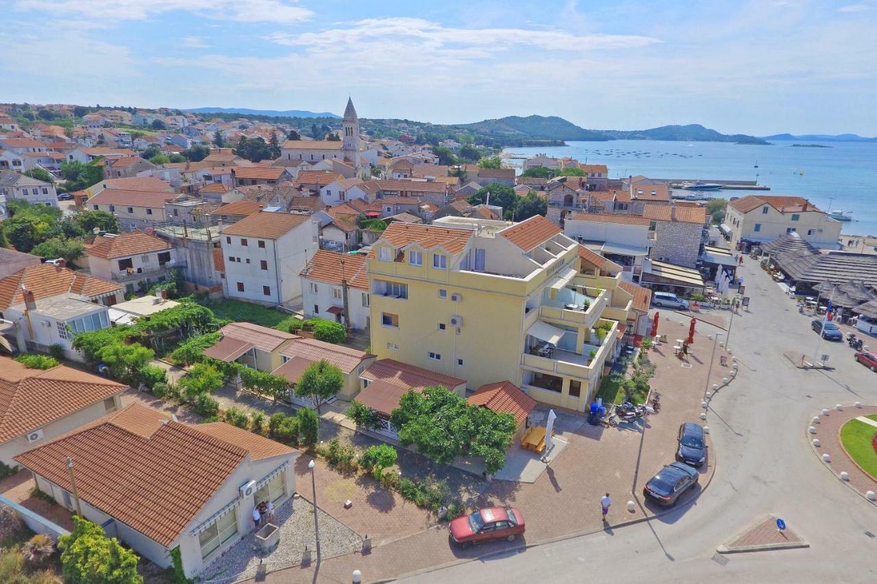 Lavender Mobile Houses Pakoštane Buitenkant foto